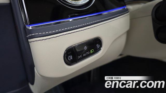 Bentley Flying Spur 2024 — photo 27