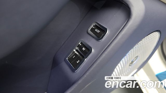 Bentley Flying Spur 2024 — photo 29