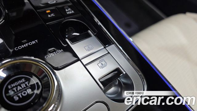 Bentley Flying Spur 2024 — photo 36