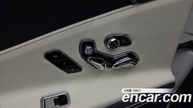 Bentley Flying Spur 2024 — photo 38