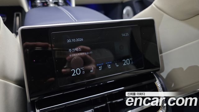 Bentley Flying Spur 2024 — photo 39