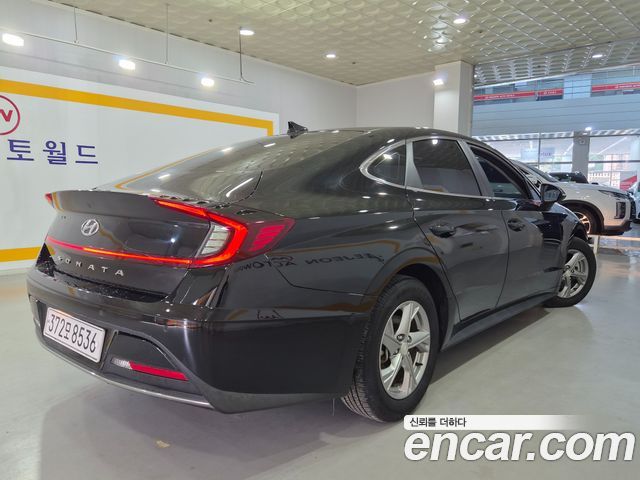 Hyundai Sonata 2022 — photo 2