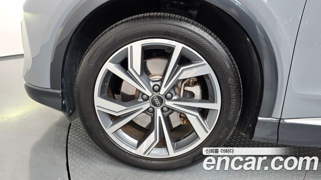 Audi Q4 e-tron 2023 — photo 5