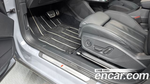 Audi Q4 e-tron 2023 — photo 22