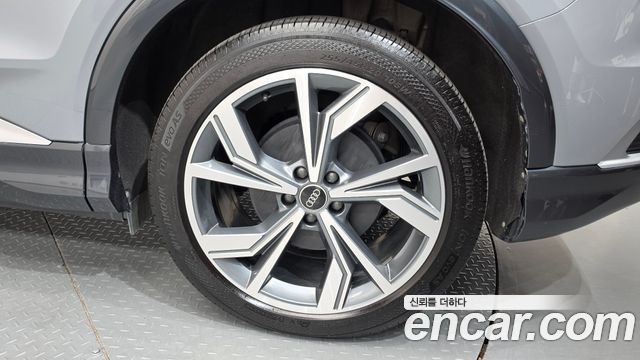 Audi Q4 e-tron 2023 — photo 7