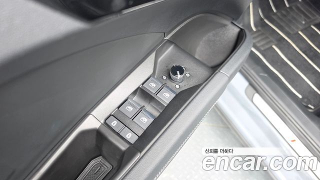 Audi Q4 e-tron 2023 — photo 29