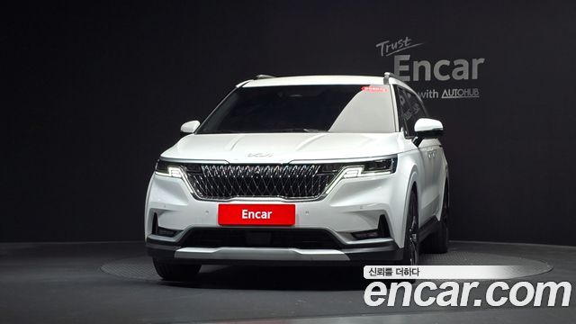 Kia Canival 2023 — photo 3