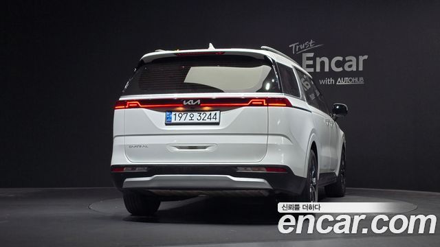 Kia Canival 2023 — photo 4