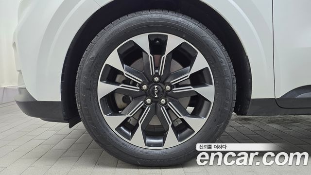 Kia Canival 2023 — photo 5
