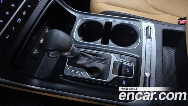 Kia Canival 2023 — photo 12