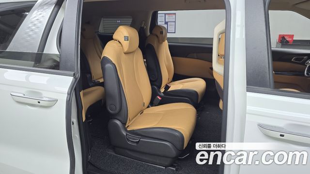 Kia Canival 2023 — photo 17