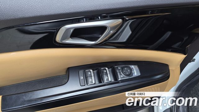 Kia Canival 2023 — photo 24