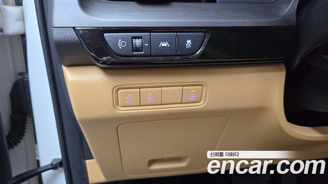Kia Canival 2023 — photo 25