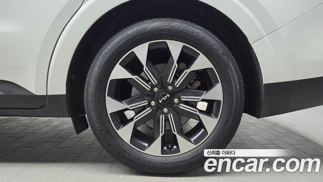 Kia Canival 2023 — photo 7