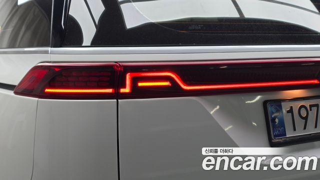 Kia Canival 2023 — photo 9