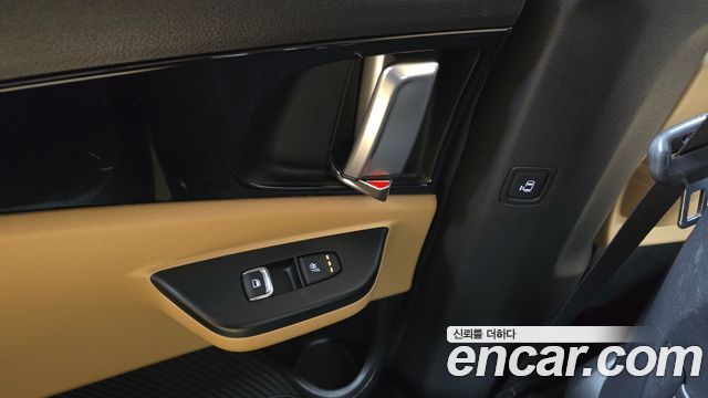 Kia Canival 2023 — photo 29