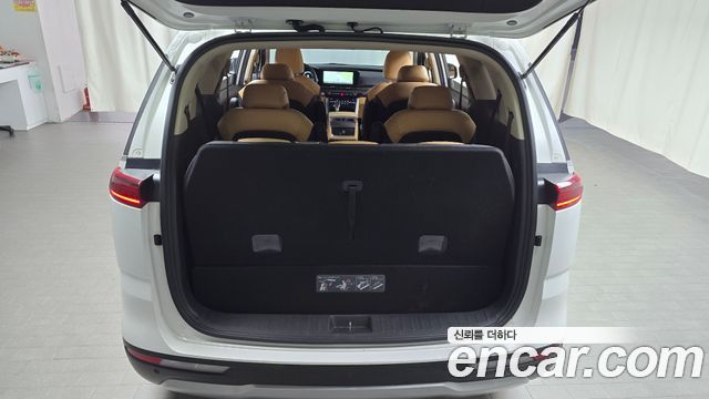 Kia Canival 2023 — photo 30