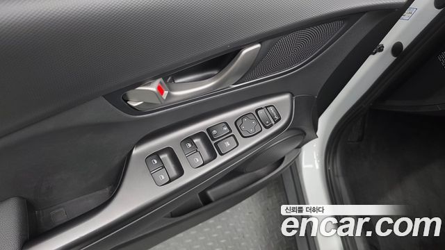 Hyundai Kona 2018 — photo 30