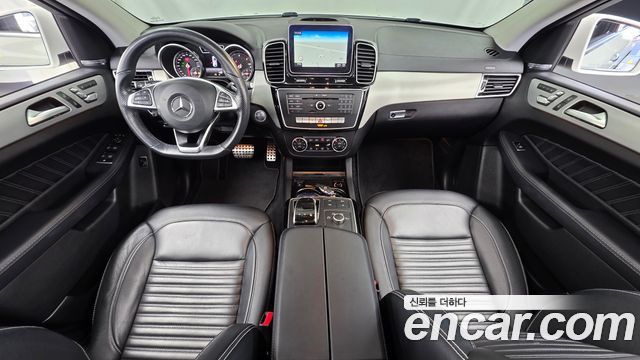 Mercedes-Benz GLE-Class 2018 — photo 10