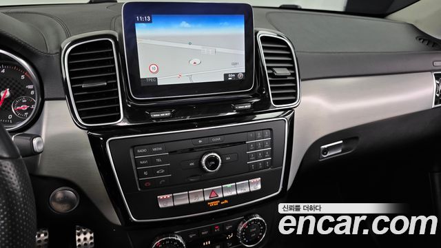 Mercedes-Benz GLE-Class 2018 — photo 19