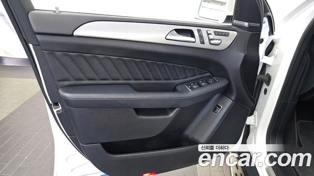 Mercedes-Benz GLE-Class 2018 — photo 14
