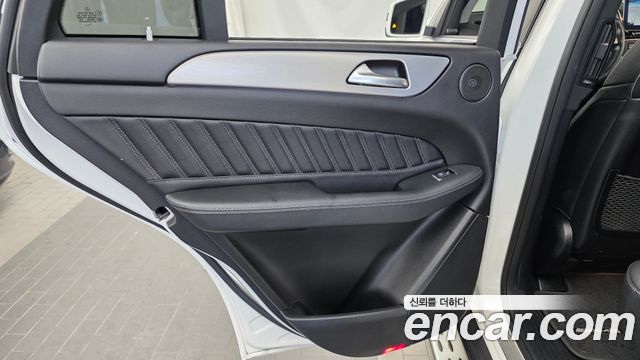 Mercedes-Benz GLE-Class 2018 — photo 15