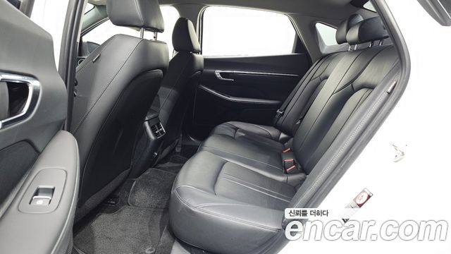 Hyundai Sonata 2023 — photo 11