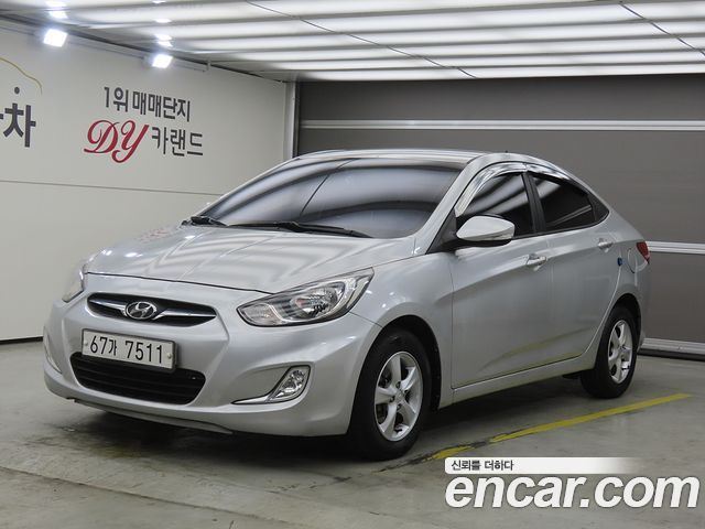 Hyundai Accent 2012 — photo 1