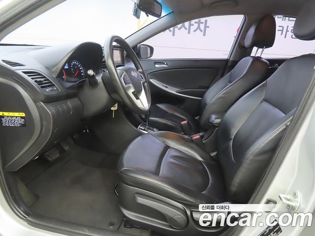 Hyundai Accent 2012 — photo 5