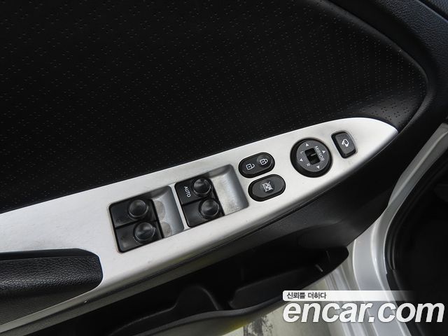 Hyundai Accent 2012 — photo 15