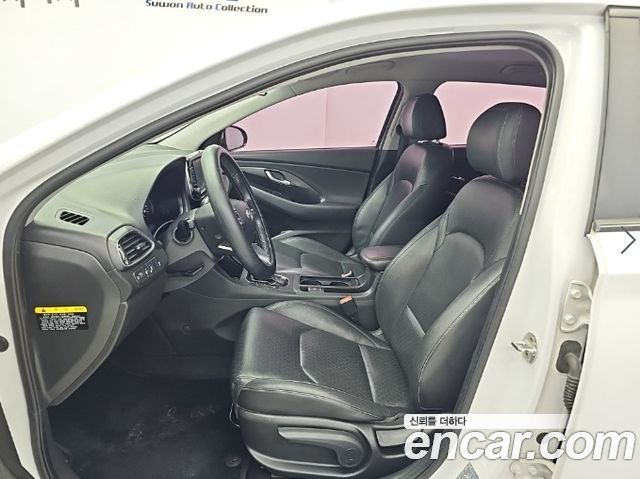 Hyundai i30 2017 — photo 11