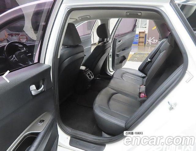 Kia K5 2020 — photo 9