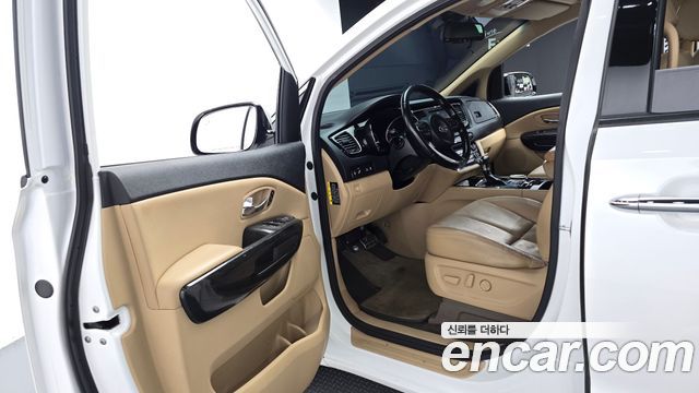 Kia Canival 2018 — photo 10