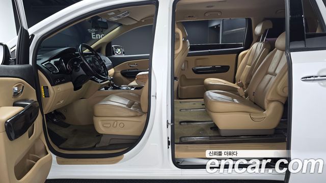 Kia Canival 2018 — photo 11