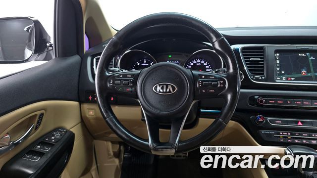 Kia Canival 2018 — photo 12