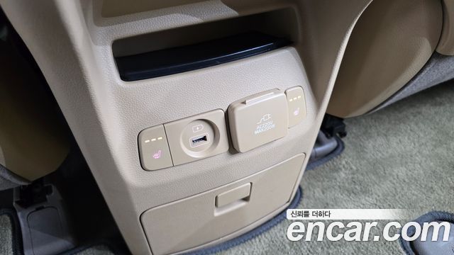 Kia Canival 2018 — photo 16