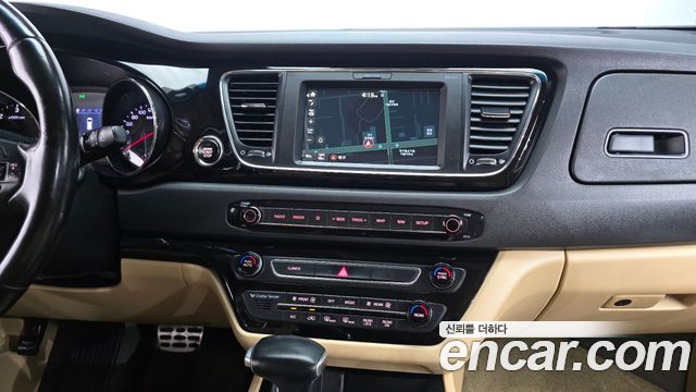 Kia Canival 2018 — photo 18