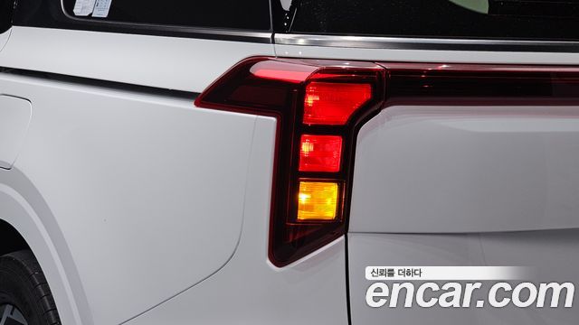 Kia Canival 2025 — photo 9