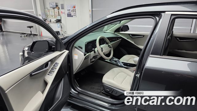 Kia Niro 2023 — photo 13