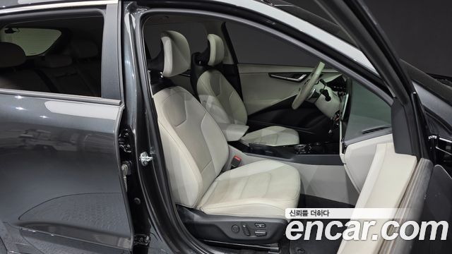 Kia Niro 2023 — photo 16