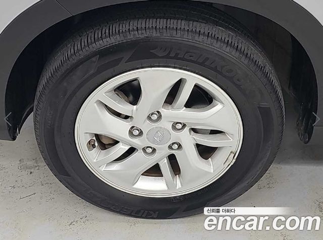 Hyundai Venue 2020 — photo 19