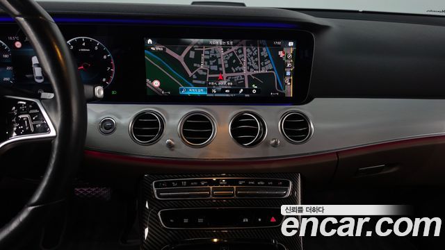 Mercedes-Benz E-Class 2021 — photo 18