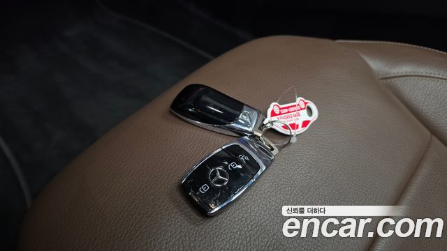 Mercedes-Benz E-Class 2021 — photo 21