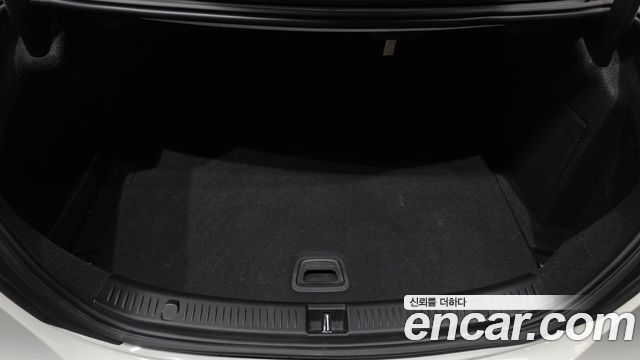 Mercedes-Benz E-Class 2021 — photo 26