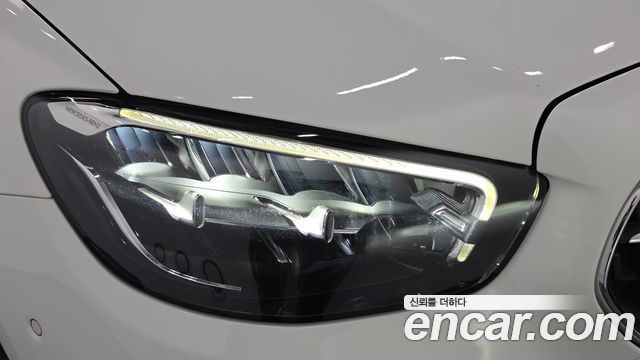 Mercedes-Benz E-Class 2021 — photo 8