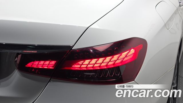 Mercedes-Benz E-Class 2021 — photo 9