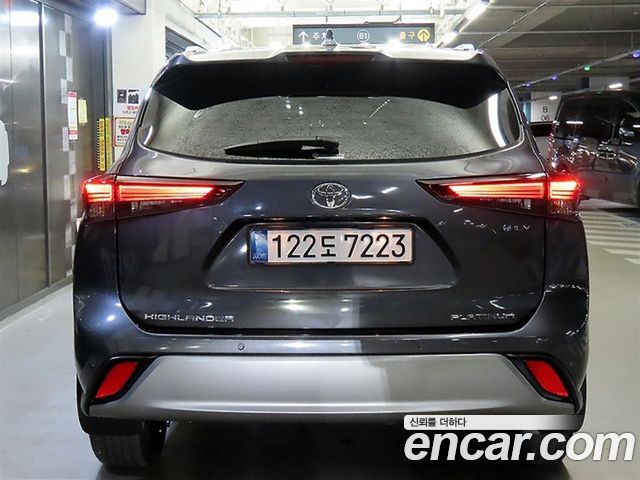 Toyota Highlander 2025 — photo 4