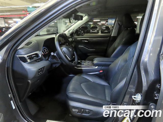 Toyota Highlander 2025 — photo 8