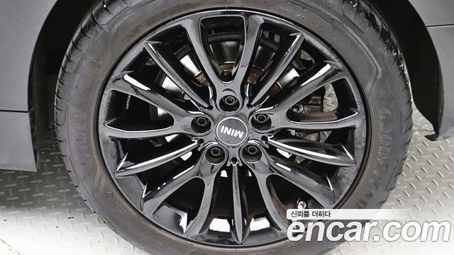 Mini Clubman 2024 — photo 6