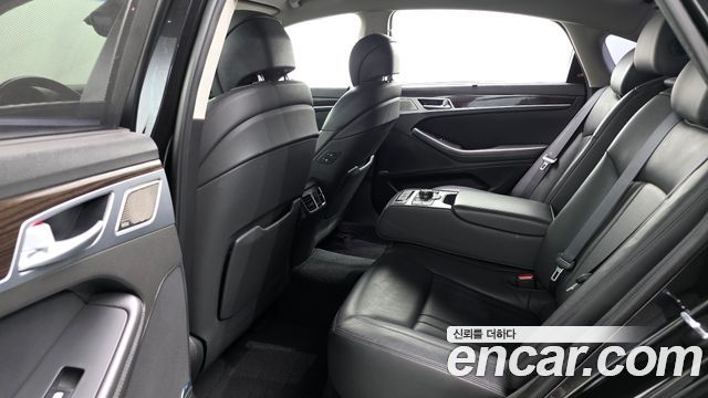 Genesis G80 2018 — photo 11